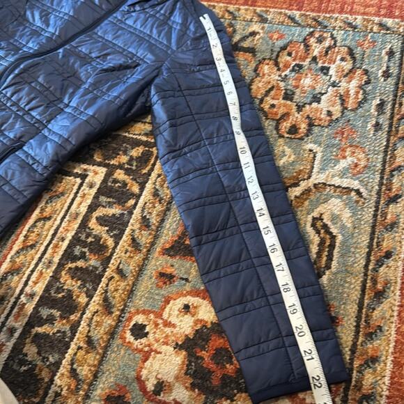 Athleta featherless whisper puffer jacket navy size XS - Picture 12 of 12